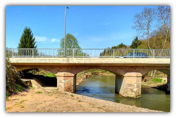 Panoramaweg - Brücke über die Nied (Hauptstraße)